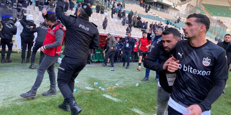 Diyarbekirspor Başkanı Genç: Hem ırkçı hem fiziki saldırıya uğradık