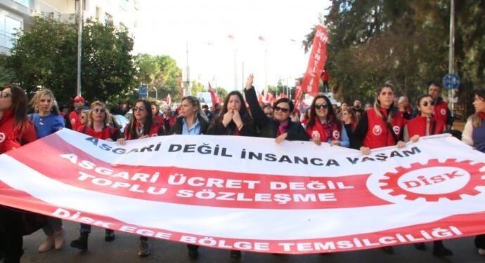 İşçiler ‘insanca yaşanacak ücret’ talebiyle İzmir’de yürüdü