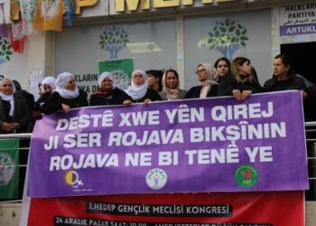 Türkiye’nin saldırıları birçok kentte protesto edildi