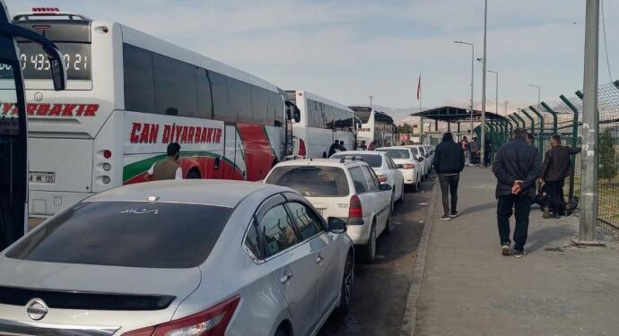 Habur Sınır Kapısı’nda uzun araç kuyrukları oluştu