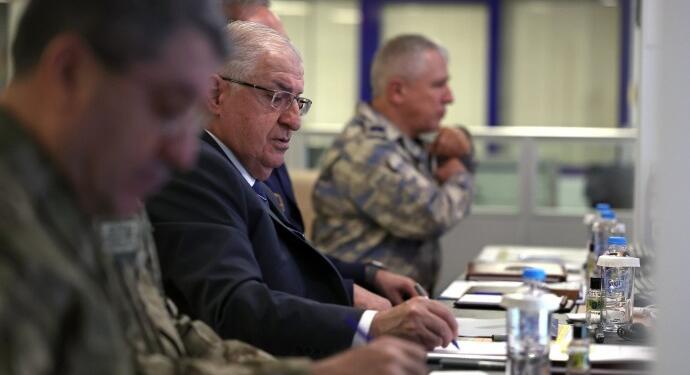 Bakan Güler sınıra gitti, emekli Albay, Pençe-Kilit harekatları yanlış dedi