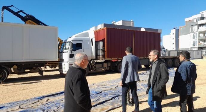 Depremzelerle dayanışan STK’ların konteynerlerine polis el koydu