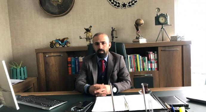 Karakolda Özak Tekstil işçisi müvekkilleri ile Kürtçe konuşan avukata saldırı