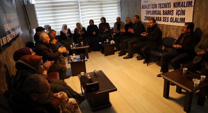 Adalet Nöbeti eylemlerinde ‘kararlıyız’ mesajı