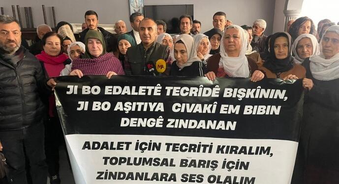 Tecride karşı Adalet Nöbeti başladı: Tutukluların sesi olmak istiyoruz