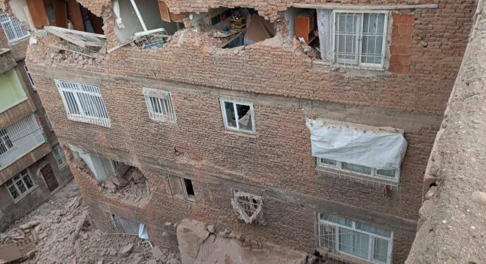 Yetkililer önlem almak yerine aileleri evsiz bıraktı