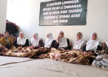 Adalet Nöbetleri devam ediyor: Tecride karşı durmak, savaşa karşı durmaktır