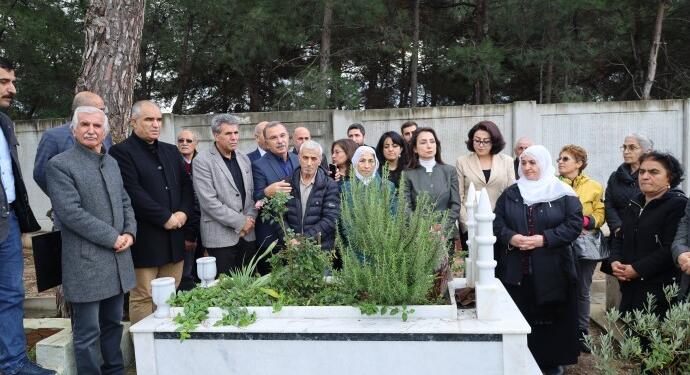 Hatimoğulları Poyraz ve Tanhan’ın mezarlarını ziyaret etti