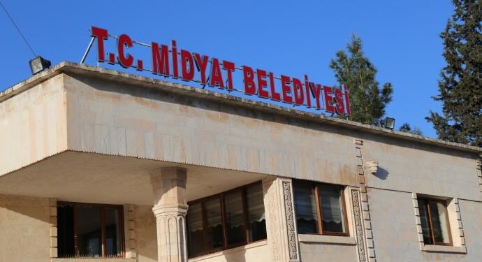 Kayyım milyonları AKP’li belediyelere aktardı, belediyeler taşınmazları satışa çıkardı