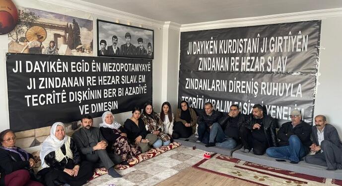 Adalet Nöbetleri: Barış, demokrasi ve özgürlük istiyoruz