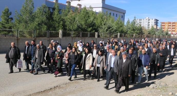 Hezex halkı Elçiçek için yürüdü