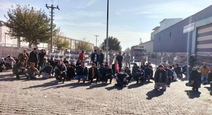 Özak işçilerine saldırı: 2 işçi gözaltına alındı