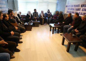 Adalet Nöbeti: Kürt sorununa devlet savaşla cevap olmak istiyor