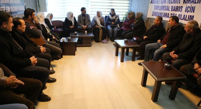 Adalet Nöbeti: Kürt sorununa devlet savaşla cevap olmak istiyor