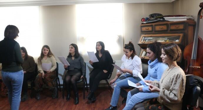 ‘Dörtte Dört Kadın Sanat’ çok dilli şarkılar seslendirilecek