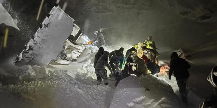 Serhat’ta kar ve tipi: Yollar kapandı, 4 kişi hayatını kaybetti