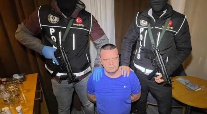 Interpol’ün kırmızı bültenle aradığı İngiliz suç örgütü lideri de Türkiye’de yakalandı