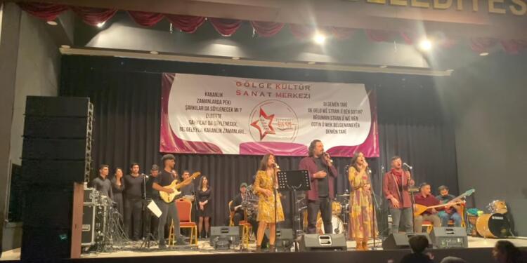 Gölgedekiler: ‘Alır büyüklerin yerini küçükler’