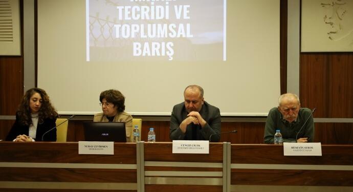 Gazeteci Aykol: Tecrit sadece Kürtlerin değil, Türkler için de birinci gündem olmalıdır