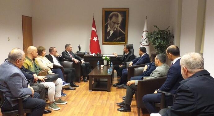 Sağkan’dan darp edilen avukat Akbay’a ziyaret: Makam zırhının arkasına saklanmış hukuksuzluk