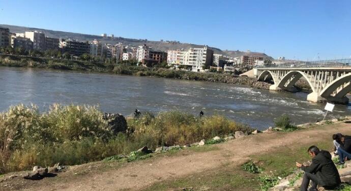 Dicle Nehri’ne atladığı iddia edilen çocuğun cansız bedenine ulaşıldı