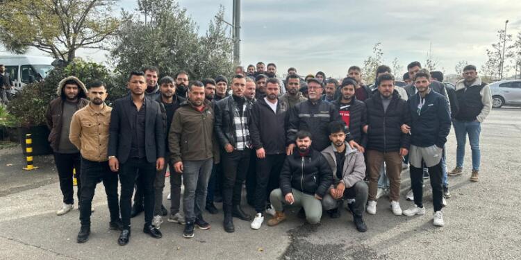 Tersane işçileri alacakları için direnişte