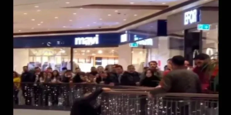 Maltepe’de bir yurttaş, ‘Açım, çocuklarım aç’ diyerek AVM’de intihar etti