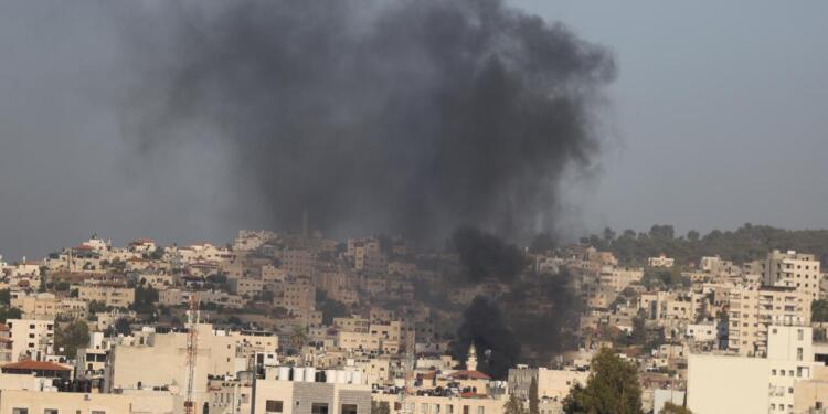 İsrail’in iki okula saldırısında en az 50 kişi öldü