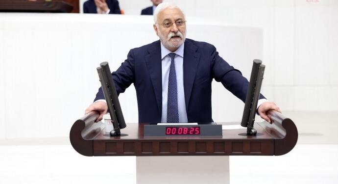 Oluç’tan AKP ve İyi Parti’ye ‘eşitlik’ tepkisi : Siz hiç adınızı değiştirdiniz mi?