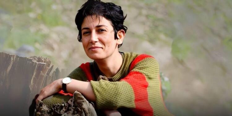 4 aylık sorgudan sonra gazeteci Pexşan Ezîzî, Evin Cezaevine gönderildi