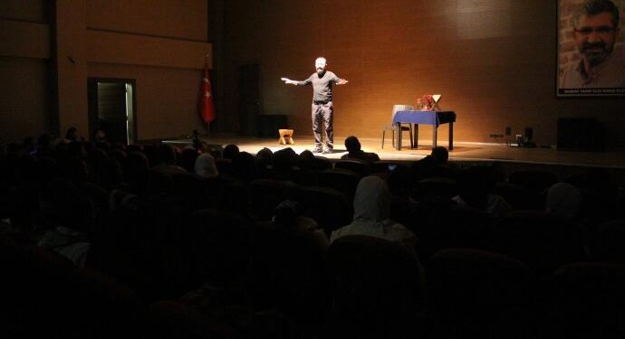 Riha’da ‘Kûçikê Sergo’ tiyatro oyunu sergilendi