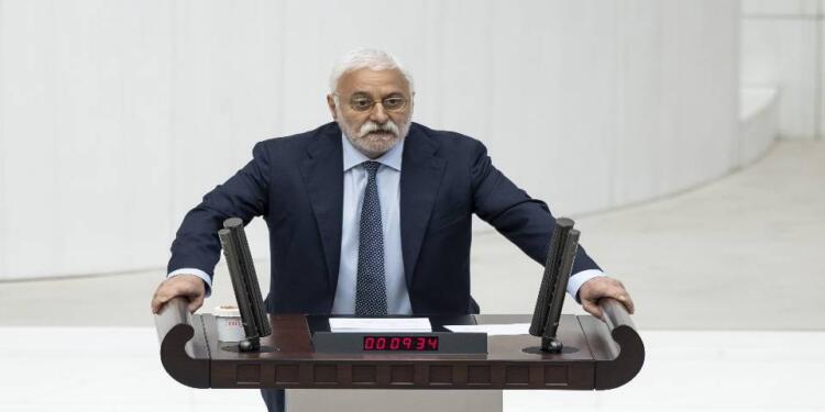 Saruhan Oluç: Hasta tutsakları içeride ölmesinler diye tahliye ediliyorlar