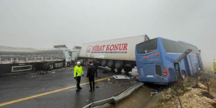 Riha’da zincirleme kaza: 1 ölü 15 yaralı