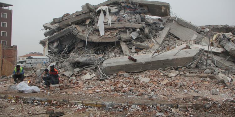 Depremin hangi yarasını sardınız?