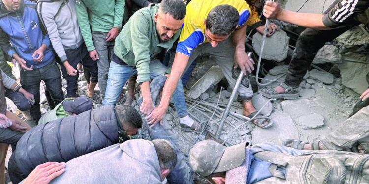 İsrail Gazze’de hastaneleri vuruyor: 24 saatte en az 210 ölü