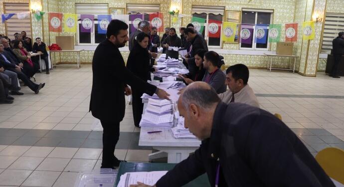 DEM Parti halk oylaması sürüyor: Peyas ve Cizîr’de sayım sona erdi