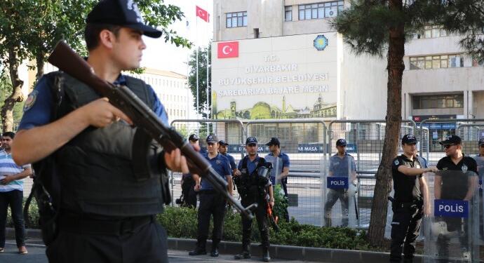 Kayyımın bütün icraatları şüphe yaratıyor