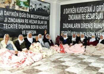 Adalet Nöbetleri sürüyor: Cezaevlerine ses, tutsaklara yanıt olalım