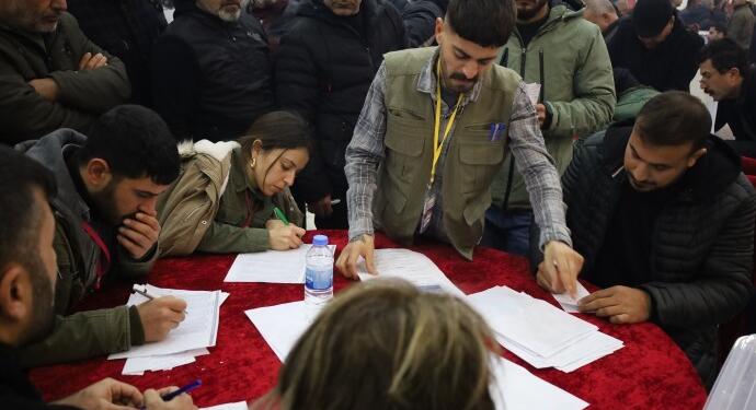 Halk oylamasına katılan yurttaşlar: Tarihi bir an