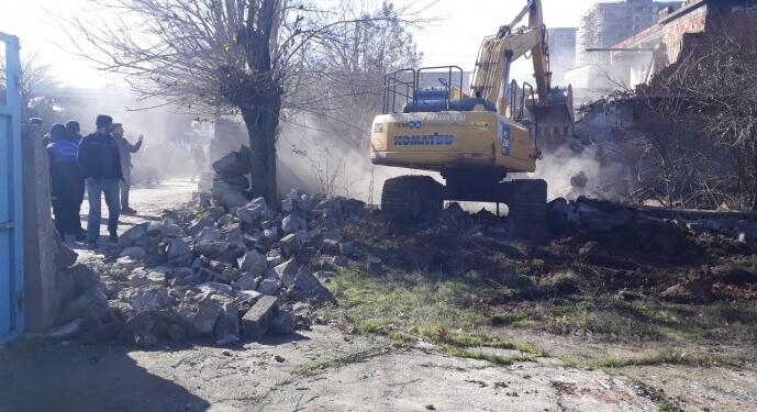 Kayyım mahkeme kararını dinlemedi