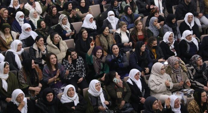 Gever’de demokrasi şöleni: Halk oylaması başladı
