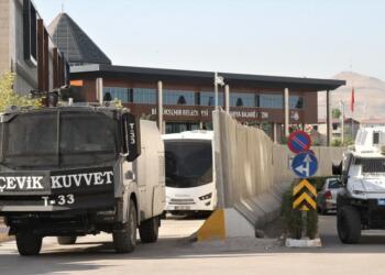 Kayyım borcu borçla kapatıyor