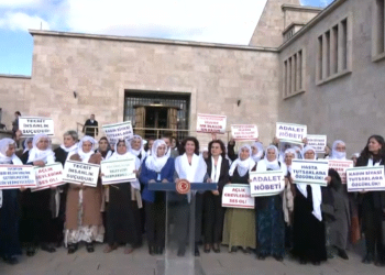 Anneler Meclis önünden seslendi: Çözüm için adım atın