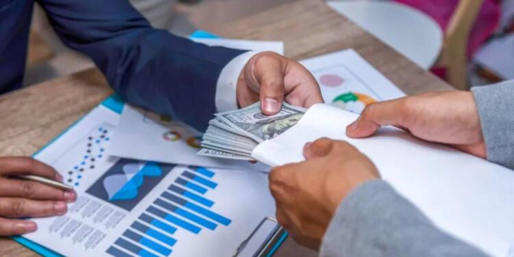 Yolsuzluk bataklığı derinleşiyor