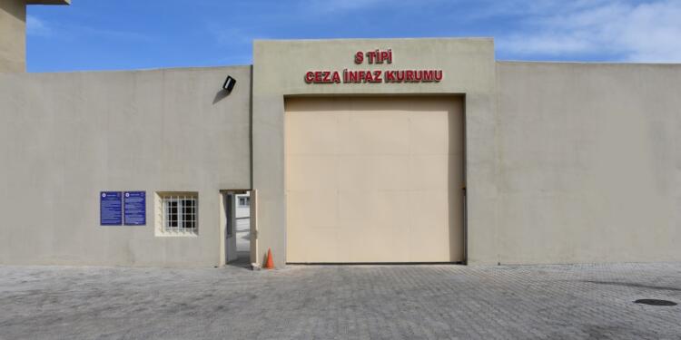 Adalet Bakanlığı’na gönderilen dilekçeye hücre cezası