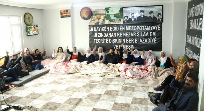 Adalet Nöbeti eylemleri: Barış için İmralı kapıları açılmalı