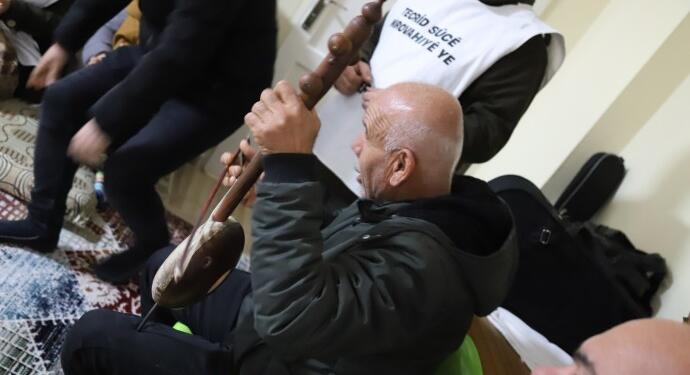  Adalet Nöbetini ziyaret eden Çiçek: Bu eylem, bir zafer yolculuğudur