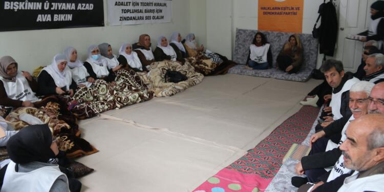 Adalet Nöbeti 33’üncü gününde: Talepleri Abdullah Öcalan’ın özgürlüğü