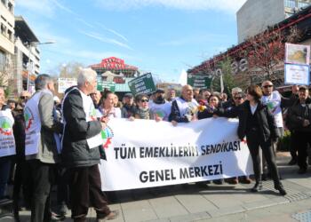 Emekliler: İnsanca yaşamak istiyoruz