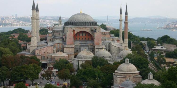 Ayasofya’nın milyon liralık restorasyonu Erdoğan’ın arkadaşına verildi